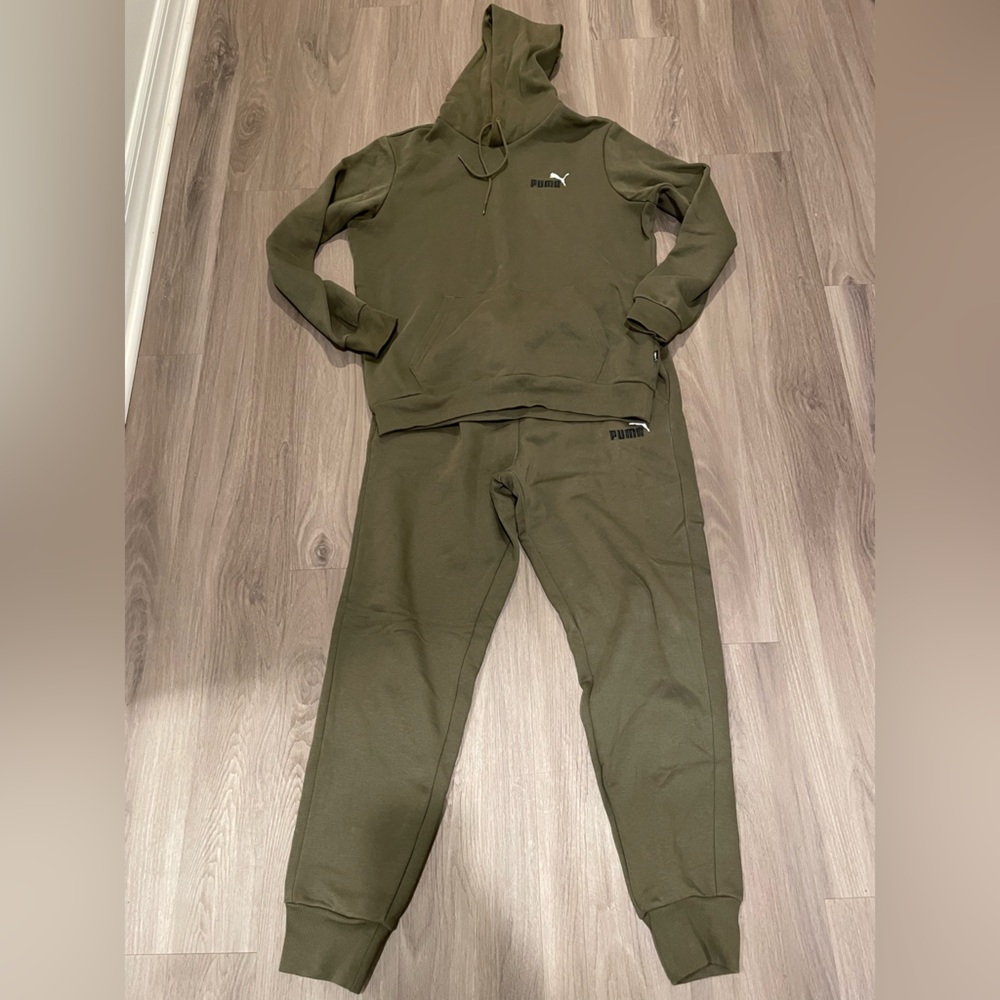 Men’s Puma full sweatsuit hoodie & joggers  — Olive — Size M/L